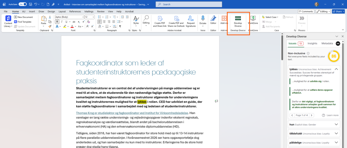 Skærmbillede af et Microsoft Word-dokument. I højre side er tilføjelsesprogrammet Develop Diverse åbent og markerer potentielt ikke-inkluderende ord i teksten, vist med en score og en liste over identificerede bias-typer. Øverst i værktøjslinjen er knappen Develop Diverse markeret med en orange firkant.